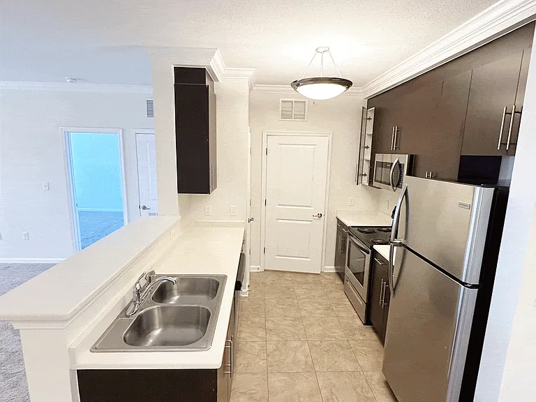 Clairmont at Harbour View Station — Photo 62