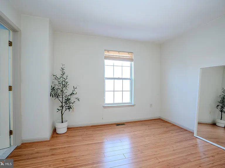128 S Barrow Pl — Photo 18