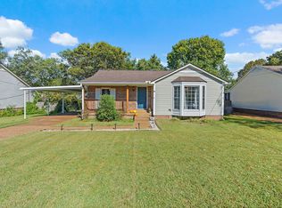 912 Harpeth Bend Dr, Nashville, TN 37221