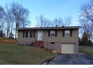 54 Fairfax Rd, Fishkill, NY 12524