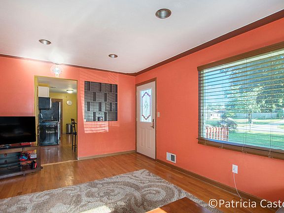 4th image of 1571 Meadowlane Dr SE