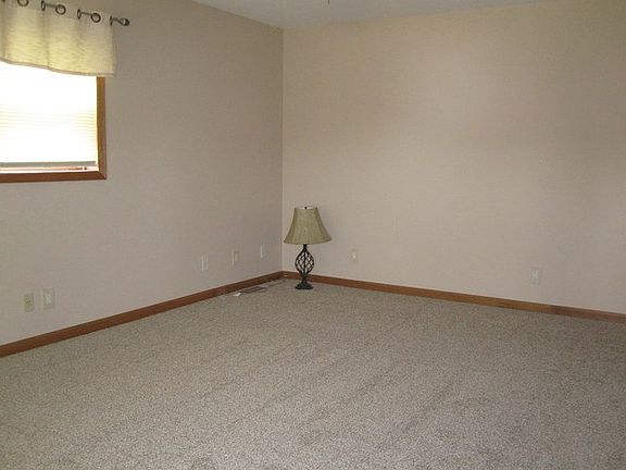 4th image of 177 N Van Buren Ave