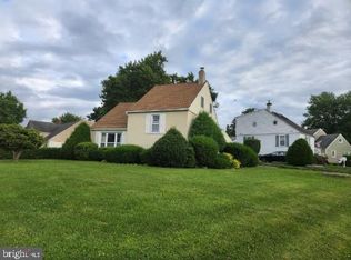 8726 Sagamore Rd, Philadelphia, PA 19128