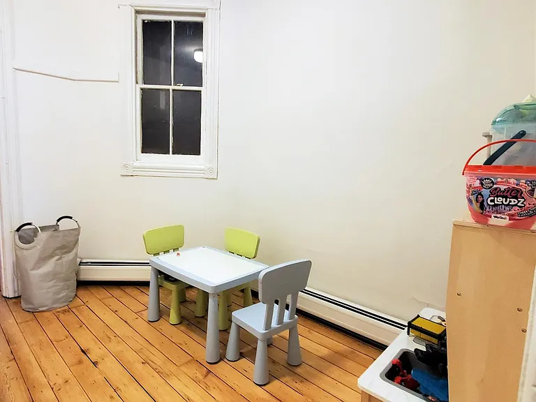 110 Sussex St #2R — Photo 6