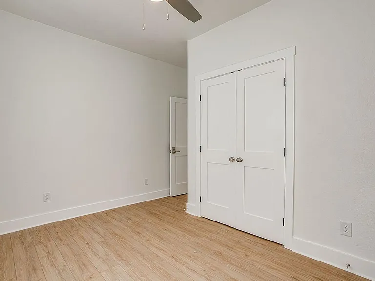 2333 Benbrook Blvd — Photo 37