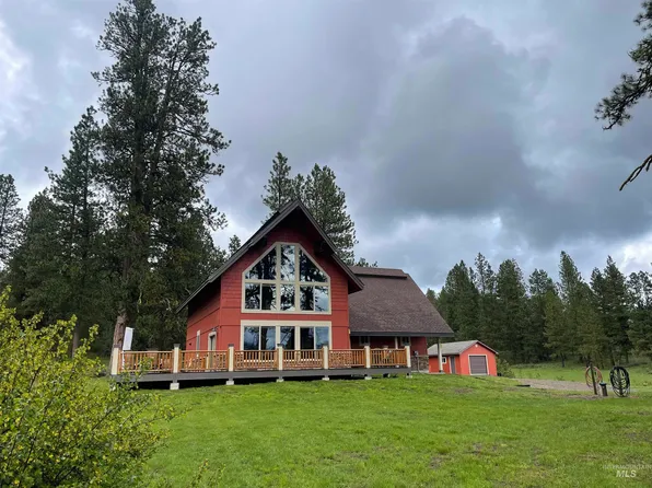 196 Wilderness Lake Rd, Cascade, ID 83611