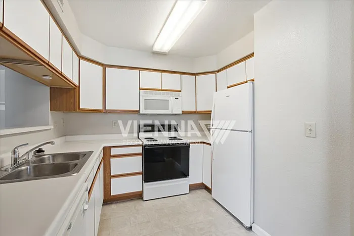 885 Halidon Way #522 — Photo 14
