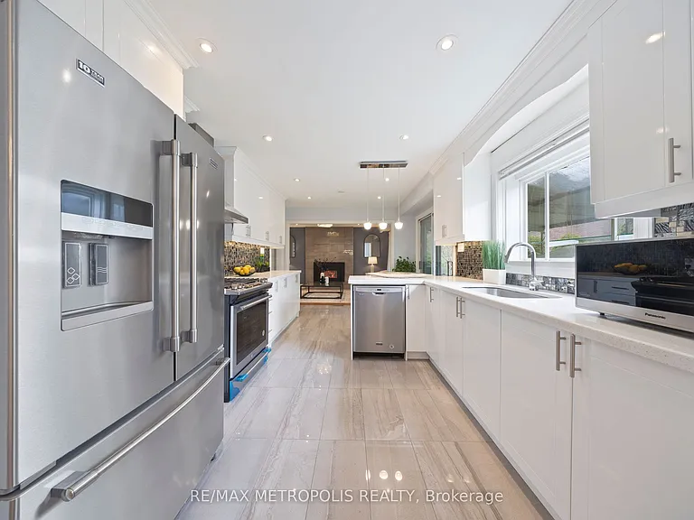 754 Eyer Dr #UPPER — Photo 17