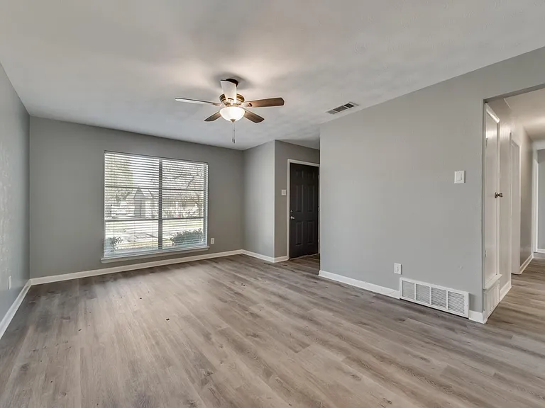 2322 English Dr — Photo 13