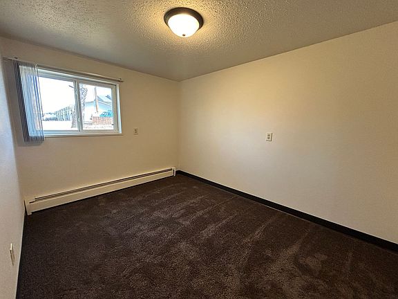 4th image of 162 9th Ave E #2