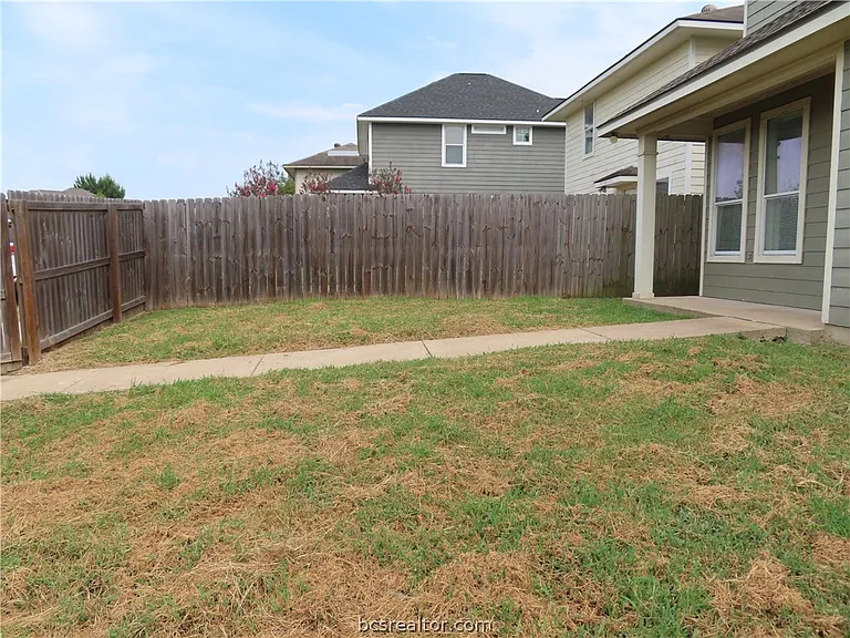 4115 McFarland Dr — Photo 8