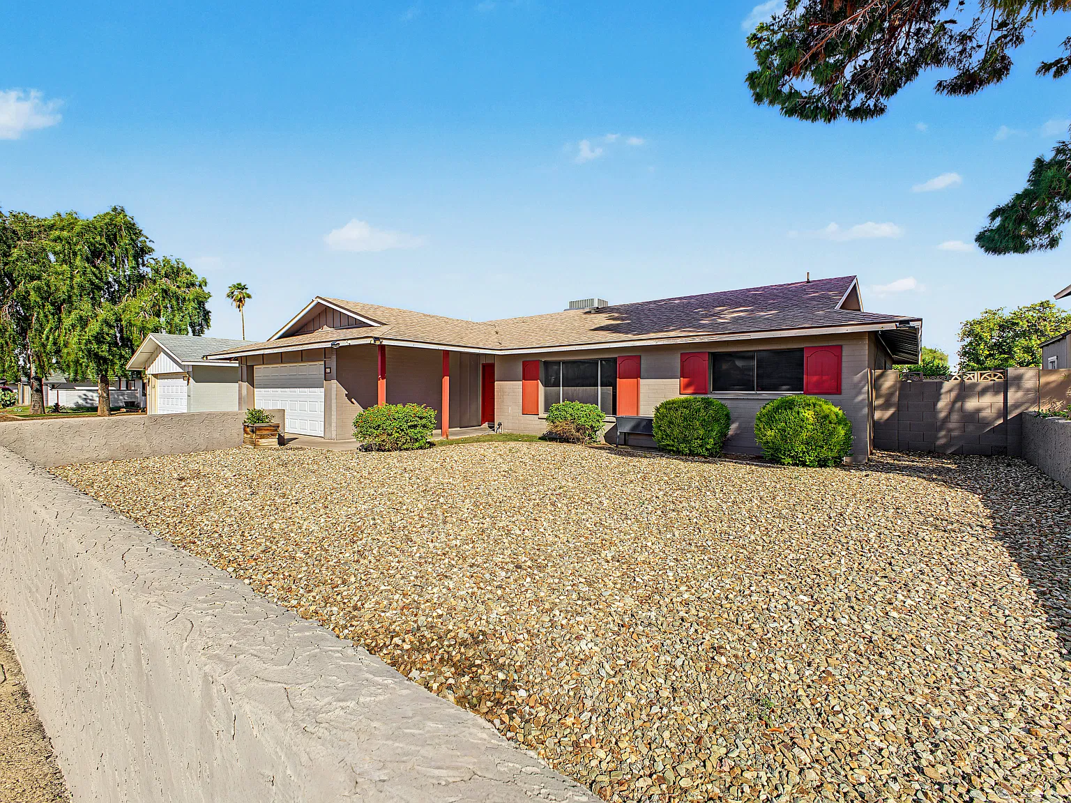 5210 W Redfield Rd — Photo 4