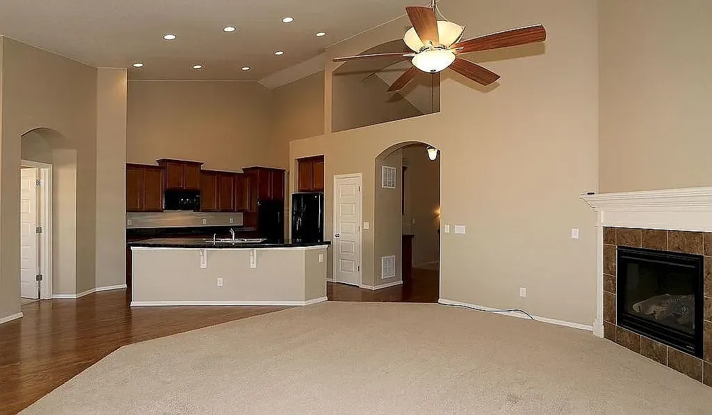 3 bed, 3456 sqft, $2,795 — Photo 3