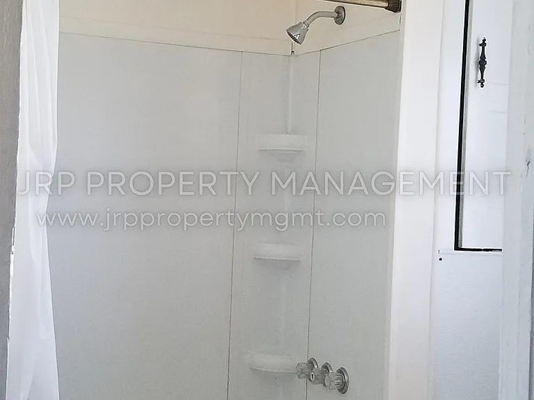 412 N West Ave #2 — Photo 14