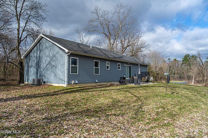3rd image of 56 Meadowbrook Road