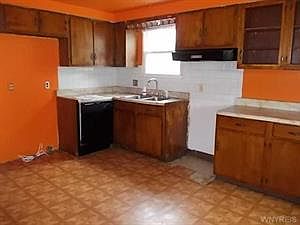 5th image of 109 Arthur Ave