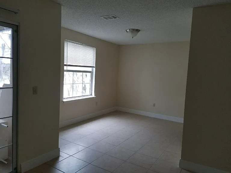 3934 Versailles Dr #B — Photo 12