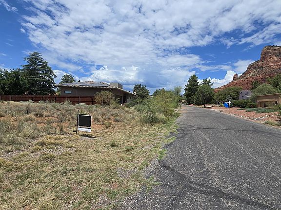 3rd image of 95 LYNX Drive #15