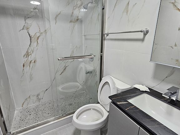 5th image of 1724 W 13th St APT 1