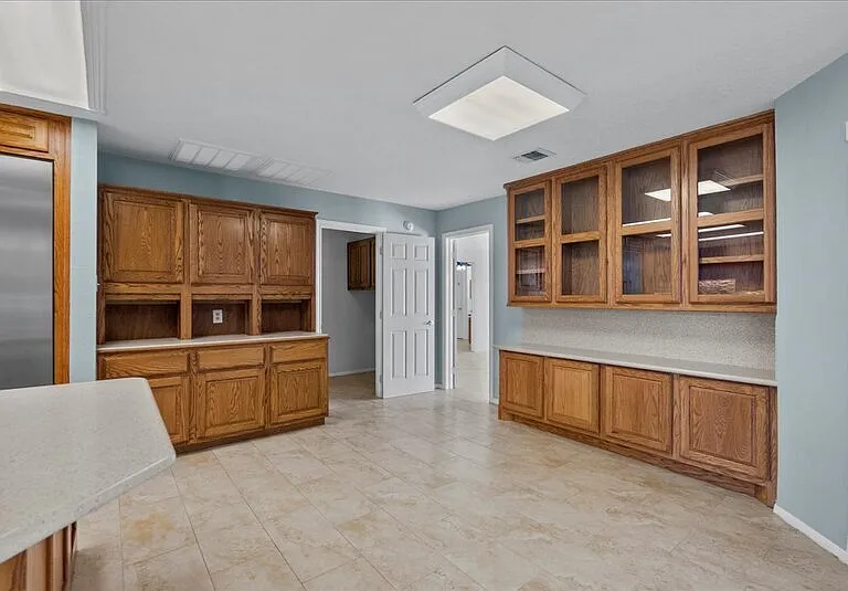 2421 Caroline St — Photo 13