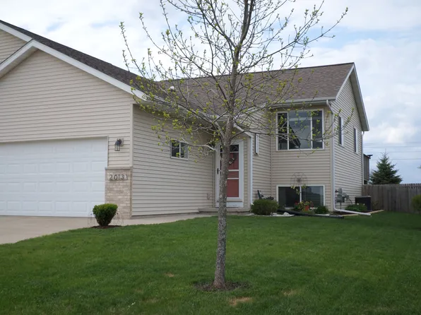 2013 Nighthawk Ln, Sauk City, WI 53583