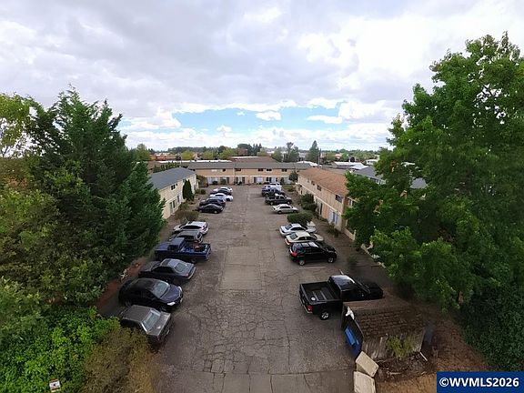 2nd image of 924-928 NW Sycamore Ave
