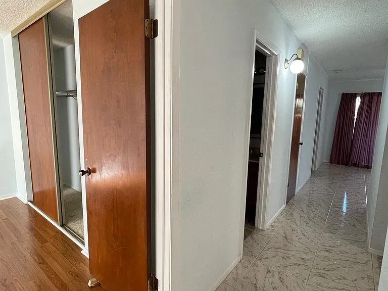 4911 Arbor Ridge Dr — Photo 2