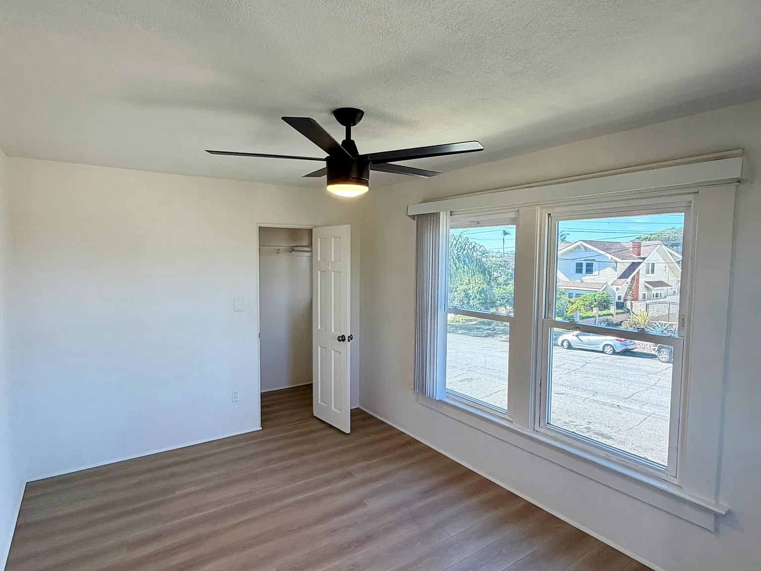 424 E 1st Street Apt 4 - 1 — Photo 4