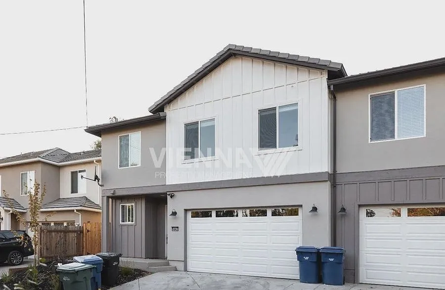 3 bed, 2.5 bath, 3084 sqft, $2,995 — Photo 2