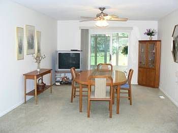 5th image of 225 W Beech Dr