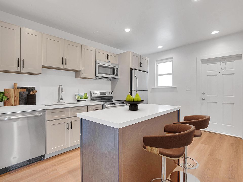 1st image of 893 NE 81st St APT 3