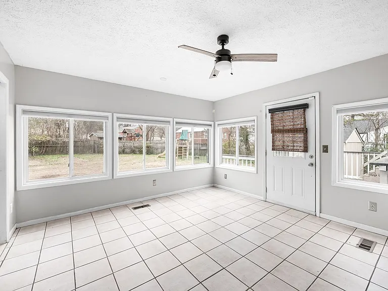 5023 Packard Dr — Photo 21