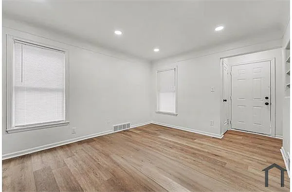 Building Photo - 8435 Warwick St