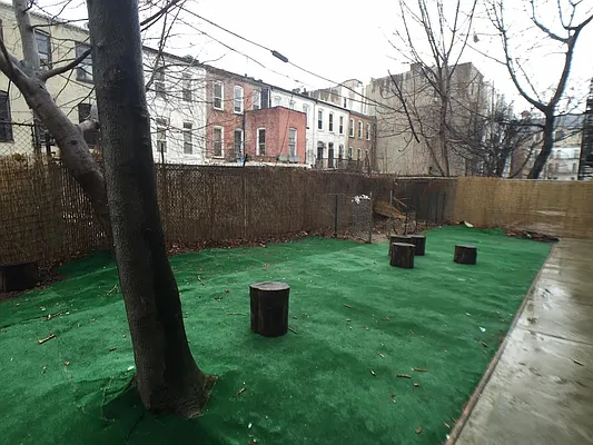 Rented by Evergreen Apartments BK | media 39