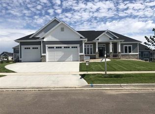 812 Lynn St, Waunakee, WI 53597