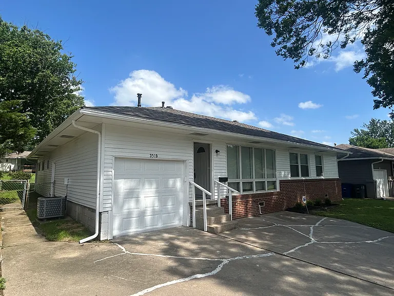 3519 S Sandusky Ave — Photo 2