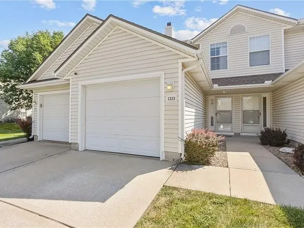 1323 SE Lexington Ave, Lees Summit, MO 64081