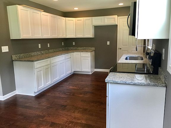 5th image of 1137 Harold Dr