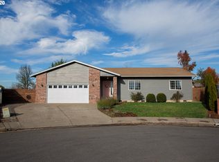 780 Crimson Way, Harrisburg, OR 97446