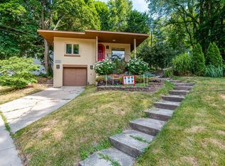 1445 4th St NW, Grand Rapids, MI