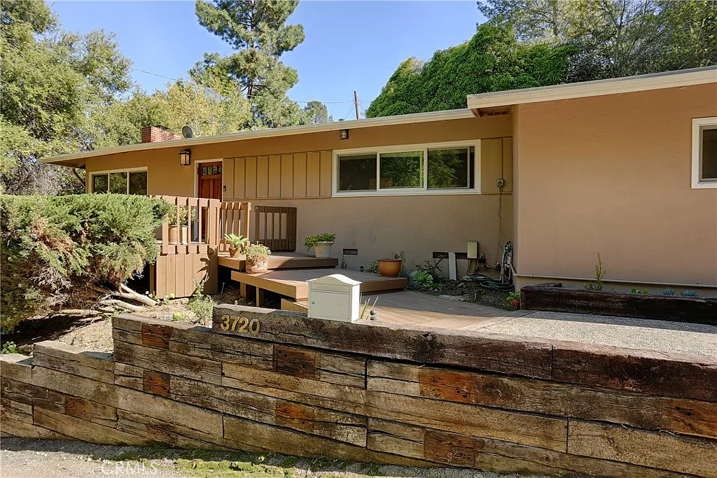 Building Photo - 3720 Broadlawn Dr