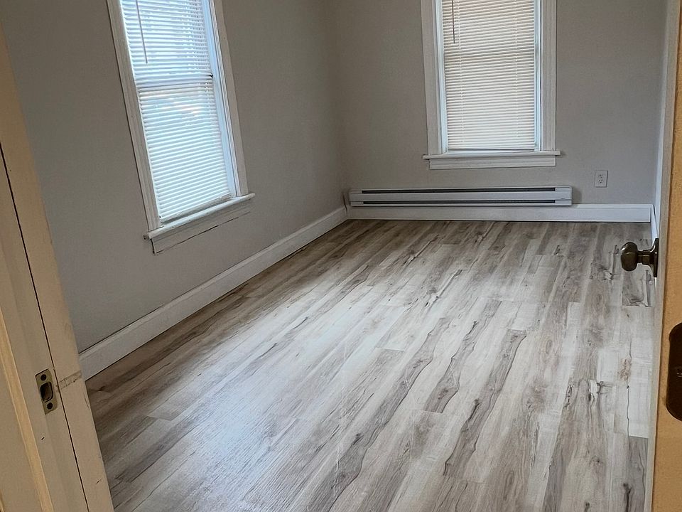 2nd image of 39 Landfield Ave #2