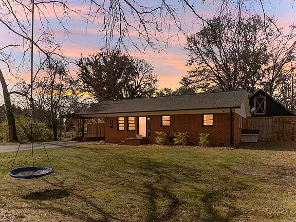 4th image of 121 Hicks Dr