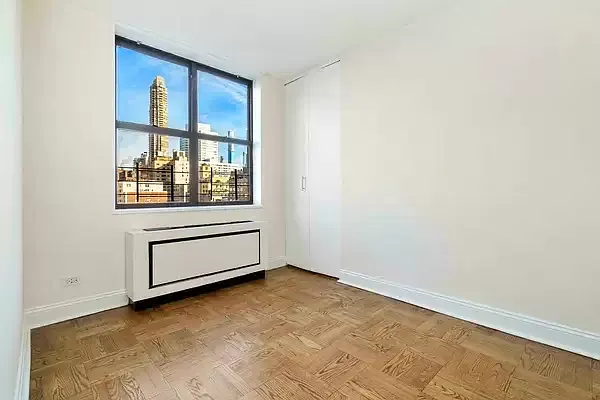 Rented by Bond New York | media 2