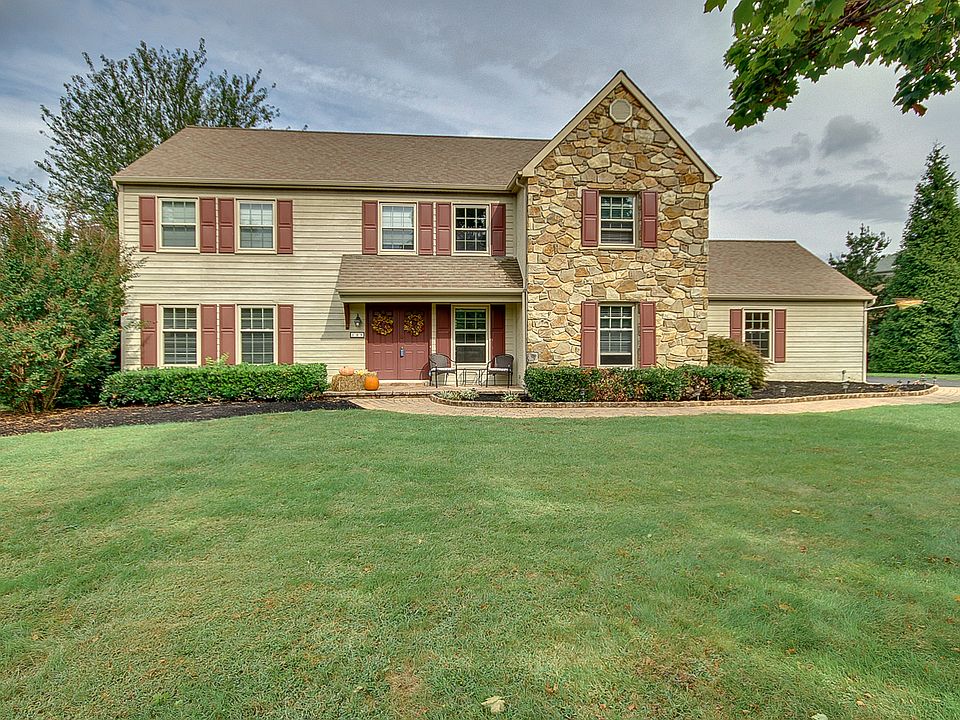 1st image of 125 Moore Dr