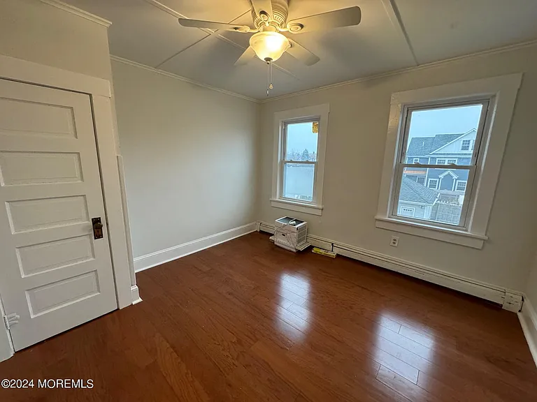 503 Forman Ave — Photo 14
