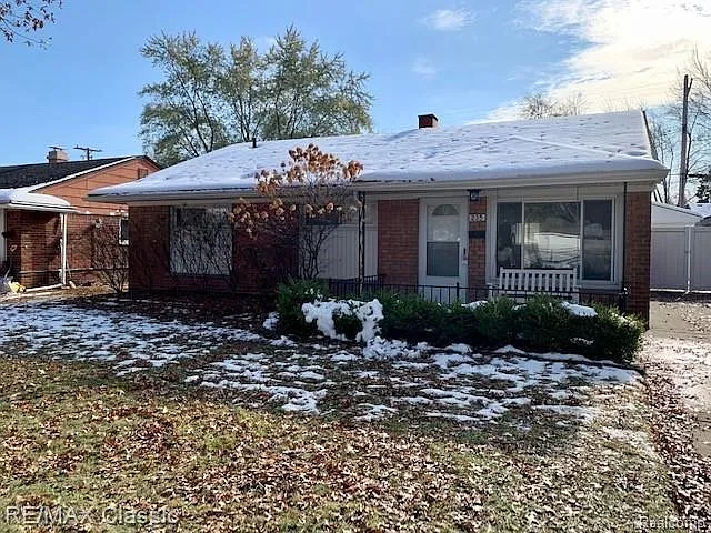 235 W Farnum Ave — Photo 2