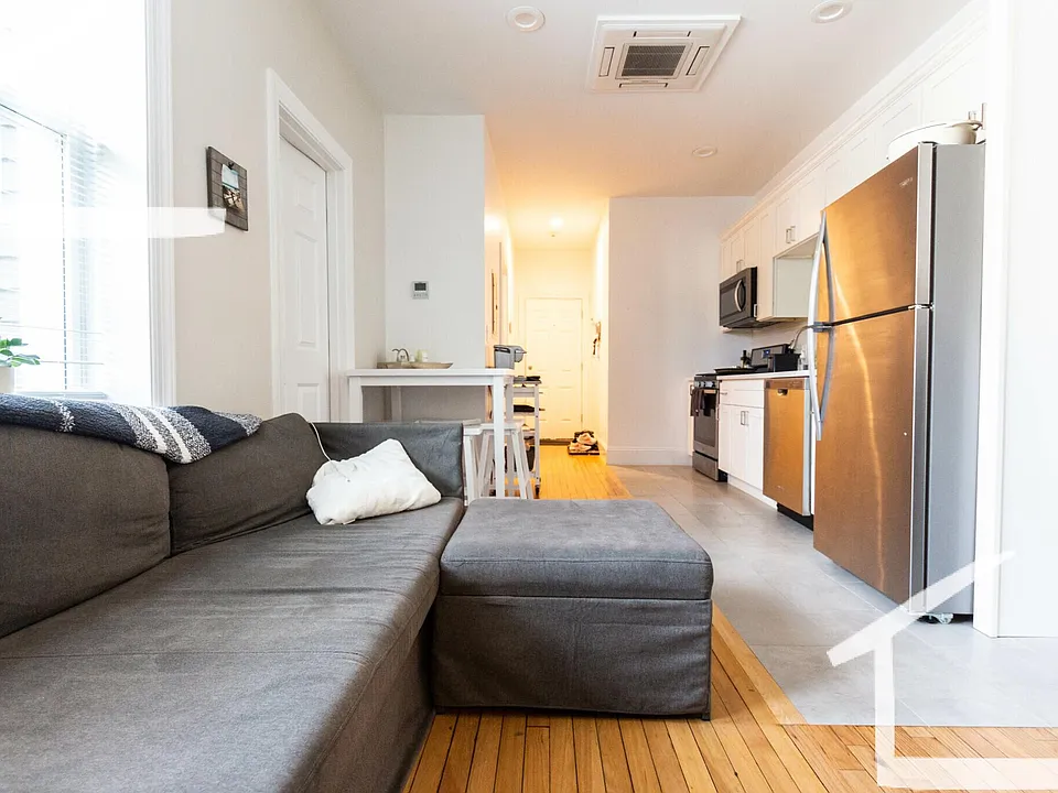 4 Gardner St #2