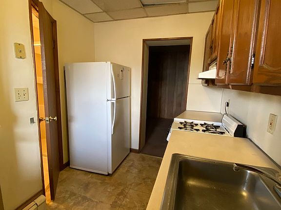 2nd image of 59-65 E Broad St #63-05