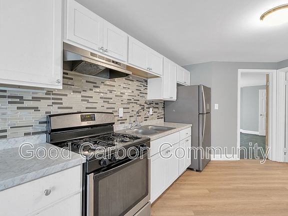 2nd image of 1073 Grant St APT 1